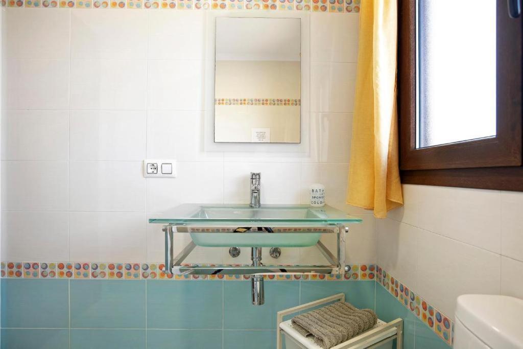 Villa Fornell - Piscina Compartida コニル・デ・ラ・フロンテラ エクステリア 写真